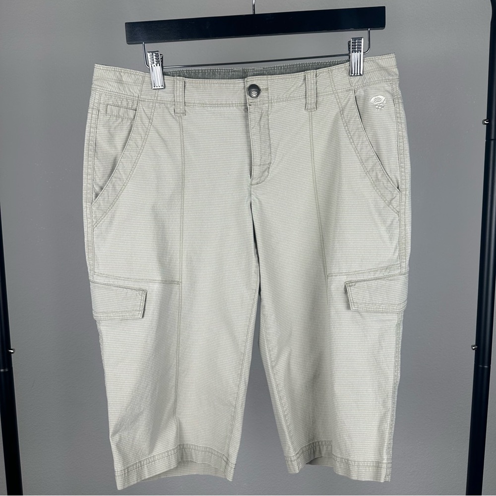 Mountain Hardware Bermuda Shorts Womens Size 8 Beige